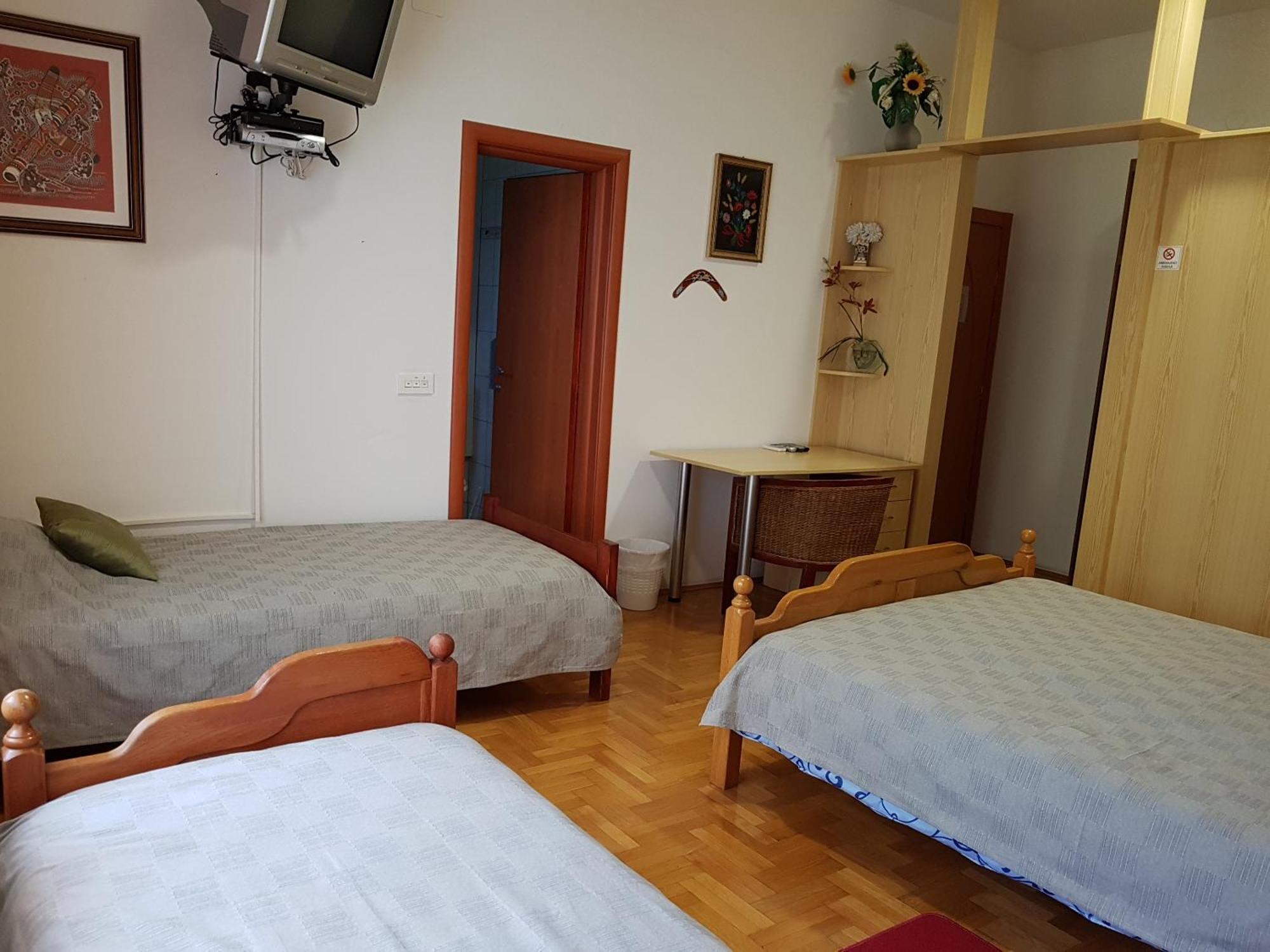 Prenociste Klas Hotel Pleternica Room photo